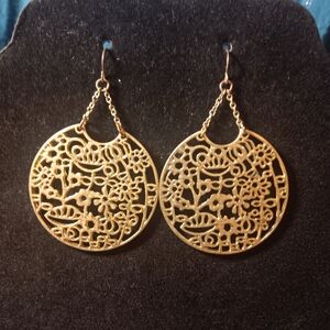 Elegant Gold Tone Filigree Earrings
